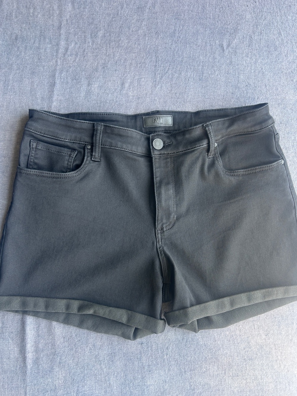 Kut from the Kloth Black Rolled Cuff Women's Rayon Blend Shorts | Size 14